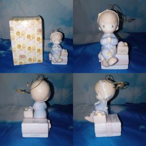1994 Precious Moments Ornament Boy on Present Musical H/O Works! NIB Vintage